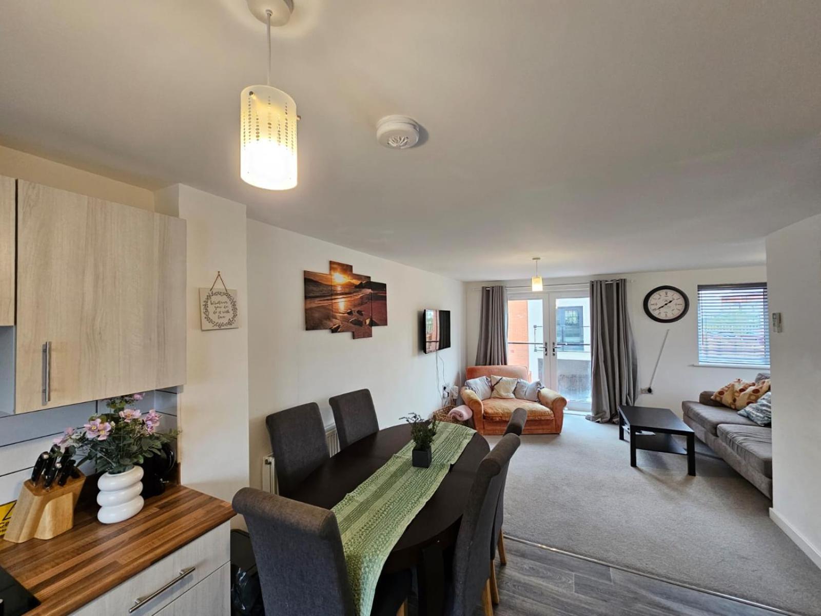 Modern 3 Bedroom Town House ايبسويتش المظهر الخارجي الصورة